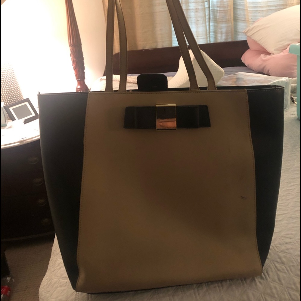 Ivanka trump purse.